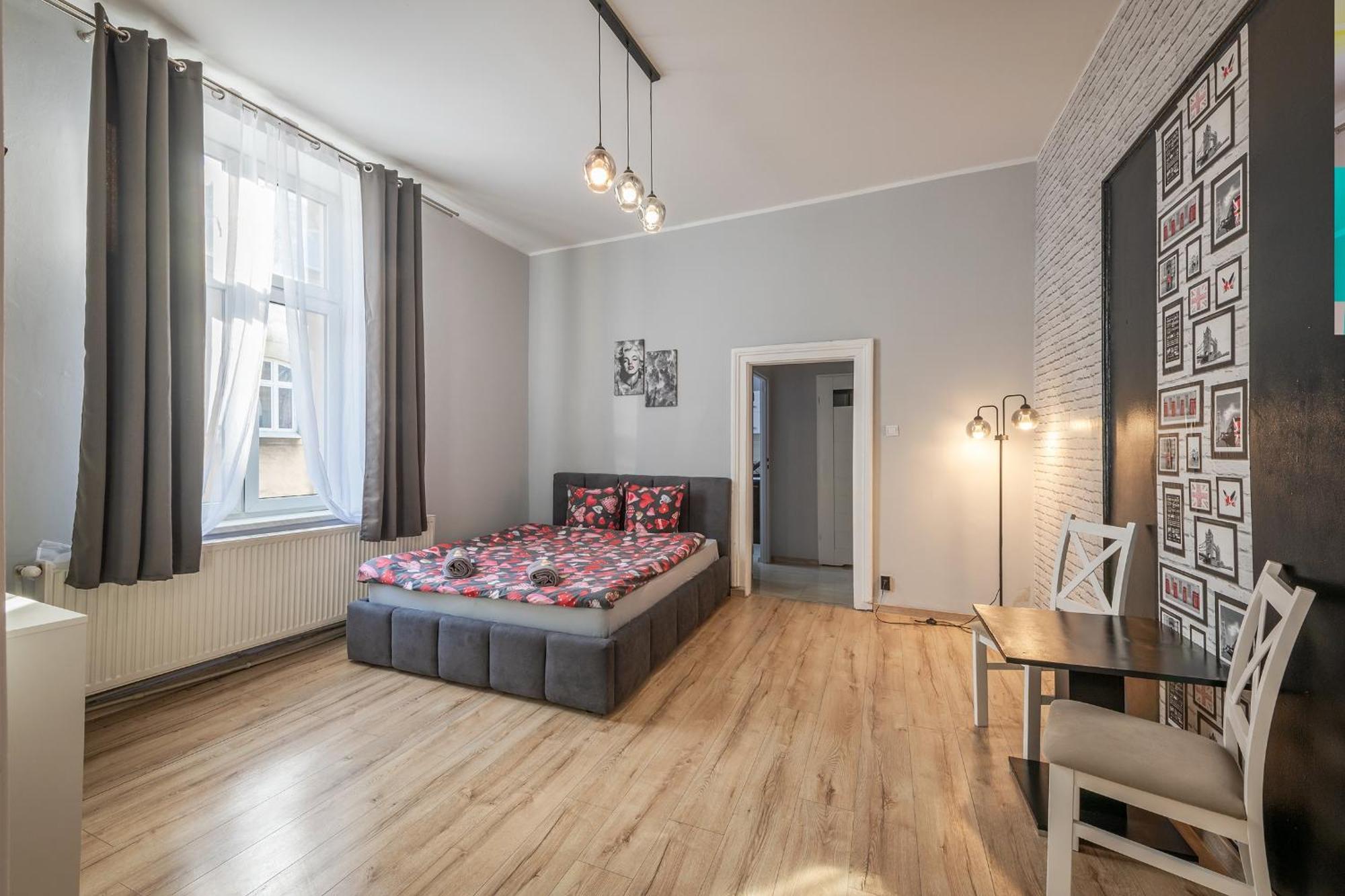 70S Business Room Krakow Bagian luar foto