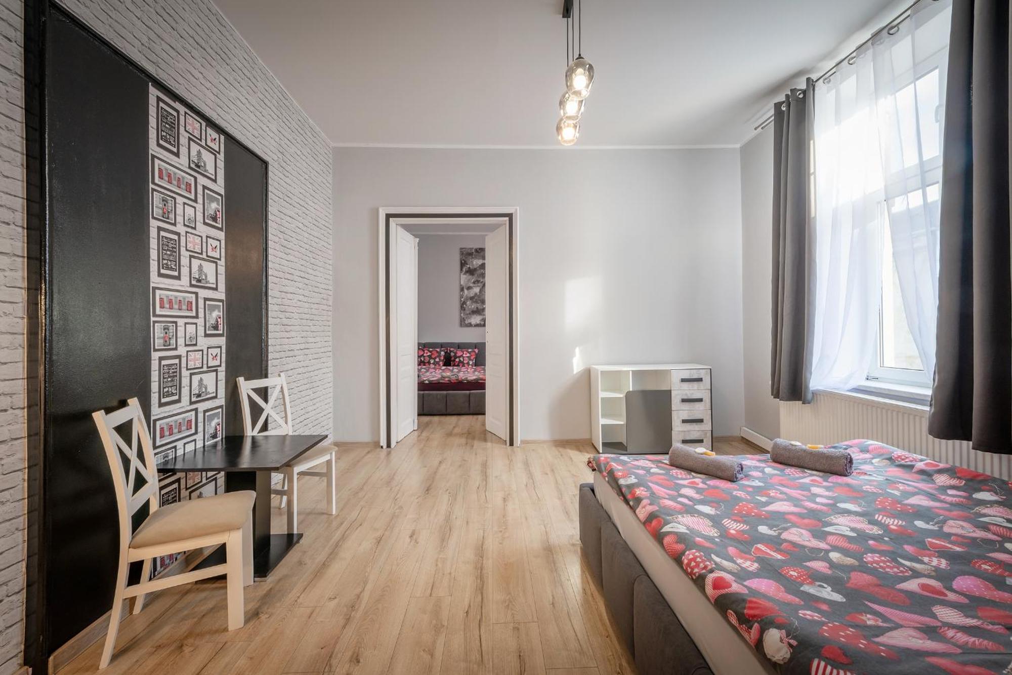 70S Business Room Krakow Bagian luar foto